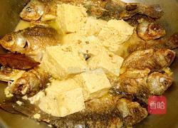 咸菜冻豆腐鲫鱼的家常做法