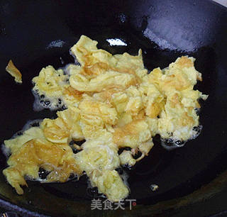 冻鸡蛋炒辣椒的做法