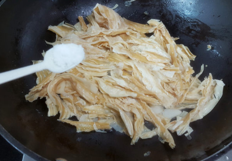 蒲瓜鸡蛋腐竹做法