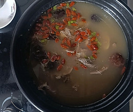 驴肉人参汤的做法