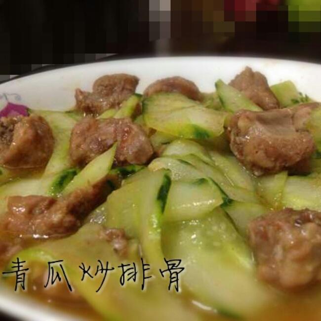 青瓜炒排骨的做法视频