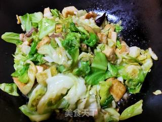 圆白菜炒血豆腐的做法