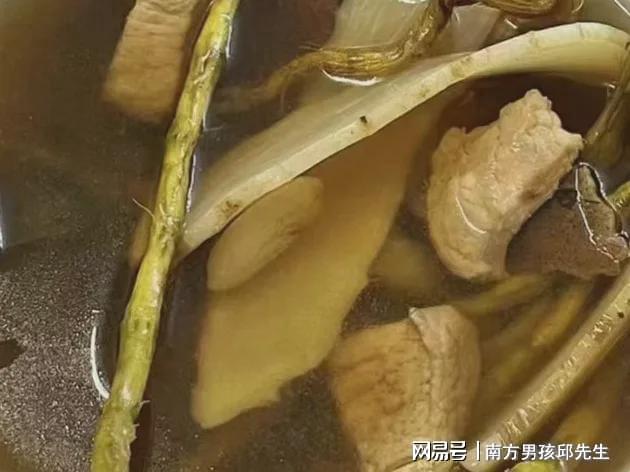 麦冬人参排骨煲汤的做法