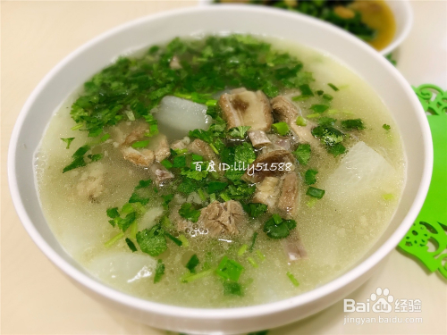 咸腊肉炖排骨的做法