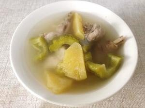 苦瓜凤梨汤的做法