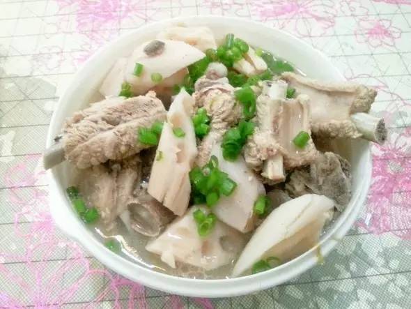大厨排骨清炖藕的做法