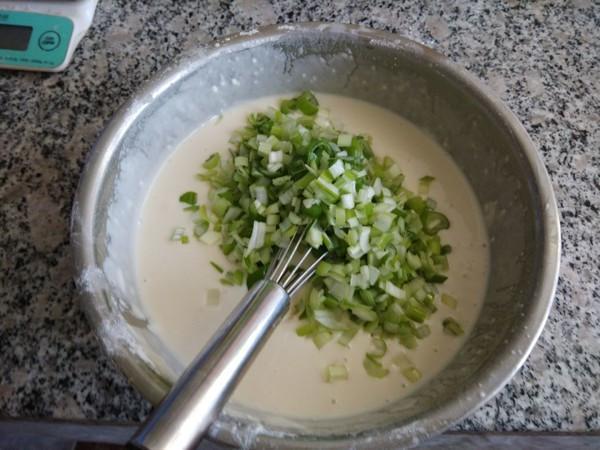 牛奶鸡蛋葱花的做法
