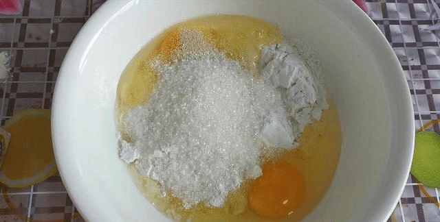 鸡蛋面粉大米发糕做法