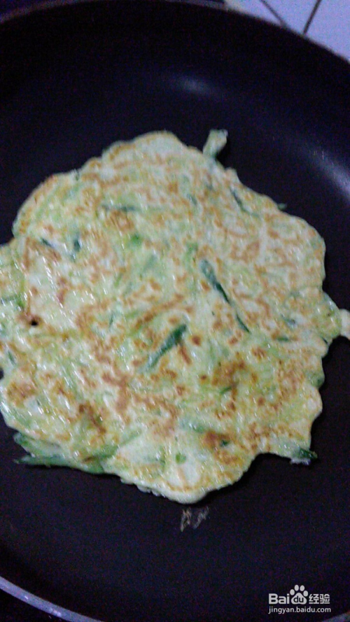 鸡蛋饼菜包的做法