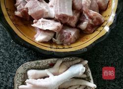 鸡爪排骨祛湿汤的做法