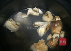 新鲜野生蘑菇汤的做法