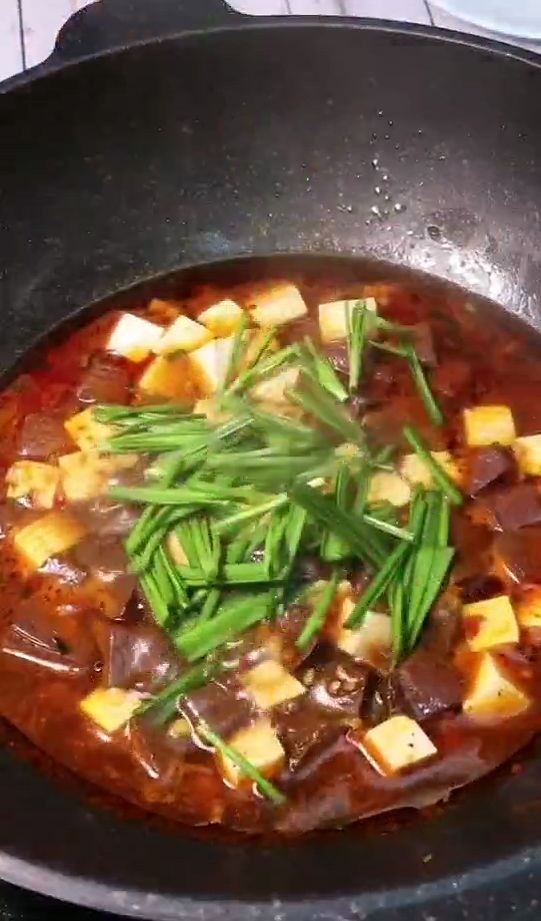大锅菜烧豆腐，家常味道中的温暖记忆