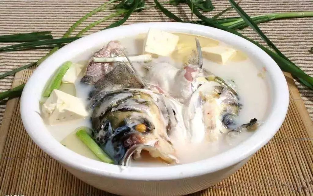 无鳞鱼煮豆腐，鲜美滋味与营养的双重盛宴
