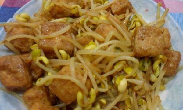 油豆腐粒炒肉丝的做法