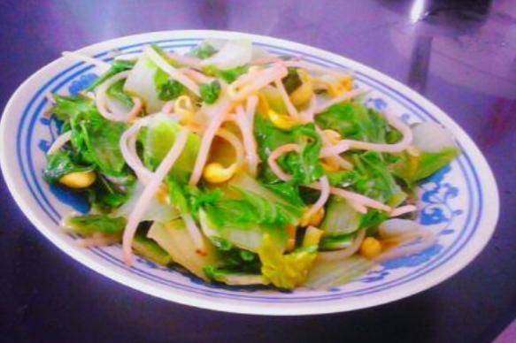 家常美味，白菜鸡腿炒豆腐丝的独到魅力