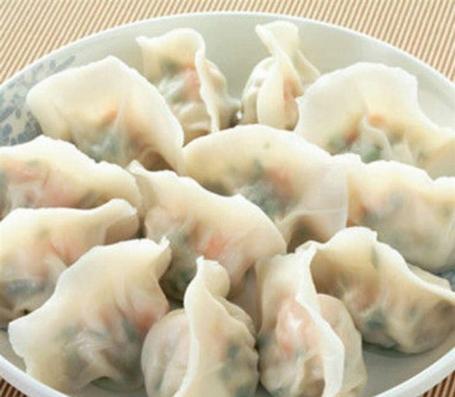 猪肉豆腐萝卜水饺，家常美食的温暖记忆