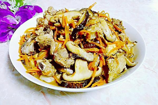排骨香菇胡萝卜的做法