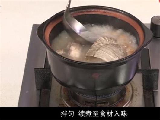 天麻龟煲汤的做法