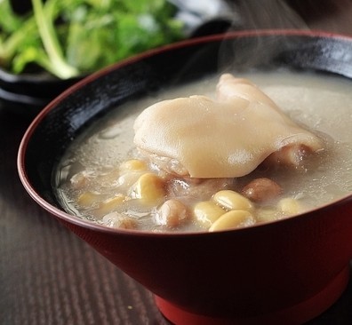 板栗花生米黄豆汤的做法