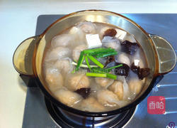 莴苣鱼饺汤的做法