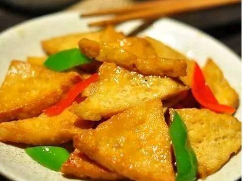 油豆腐拌青椒的做法