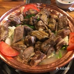 腊排骨猪蹄火锅的做法