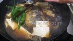 鲤鱼豆腐鸡蛋的做法