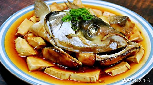 小葱豆腐鱼头的做法