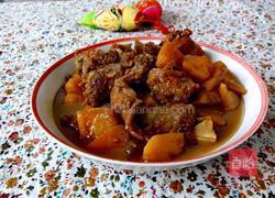 红烧排骨串土豆的做法