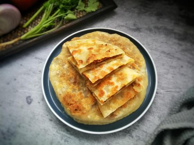 鸡蛋饺子和牛肉饼做法