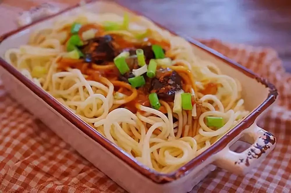 排骨萝卜汤加面条的做法