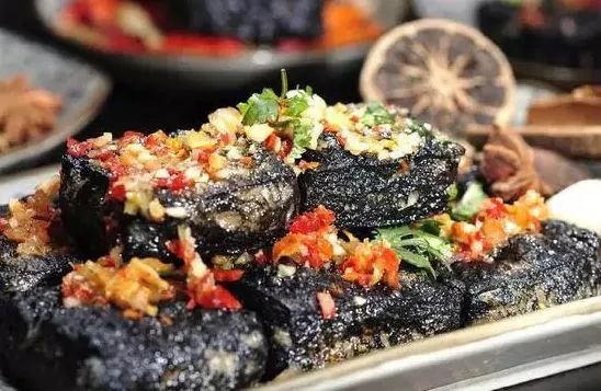 南岳美食探秘，臭豆腐的独特魅力与制作方法