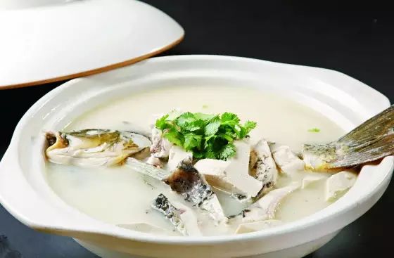 豆腐煮小乌贼，海鲜与豆制品的鲜美邂逅
