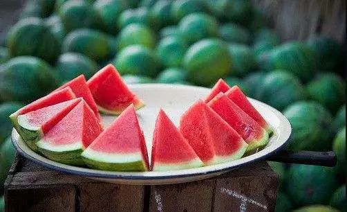 西瓜皮煮水的做法