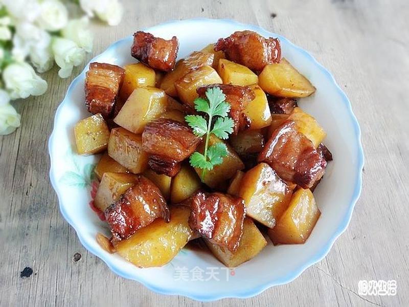 红烧肉烧土豆的做法大全