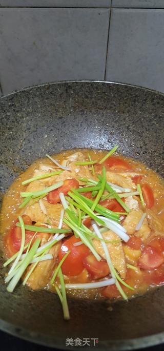 油炸豆腐烧西红柿的做法