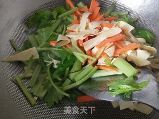 干豆腐芹菜的做法