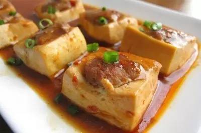 糯米炒过酿豆腐酿，传统美食的现代魅力