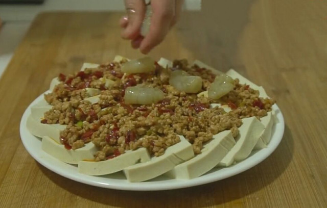 猪肉配油炸豆腐的做法