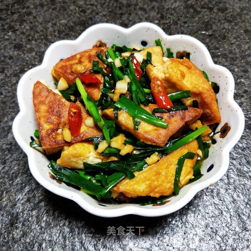 铁锅豆腐炒韭菜，家常美食的健康秘密