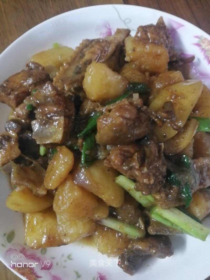 鸡炖土豆排骨汤的做法