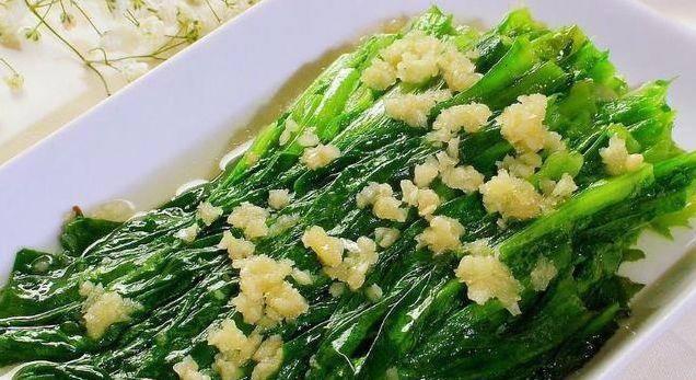 家常美食，青菜炒鱼豆腐，鲜香营养一锅出