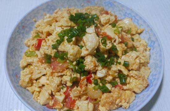 家常美食新尝试，盐卤豆腐鸡蛋肉末的美味组合