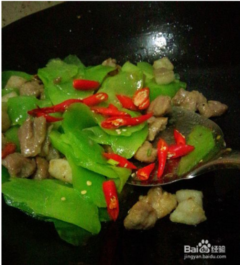 鱼香青笋肉丁的做法