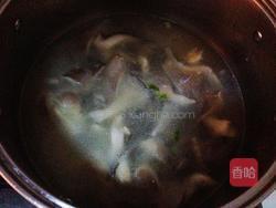 鸡蛋排骨蘑菇汤做法