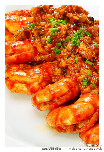油闷糖醋大虾，鲜香四溢的美食诱惑
