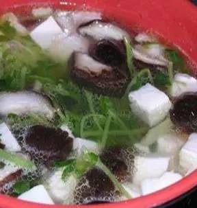香菇豆腐粉丝汤，暖身养颜的素食佳品
