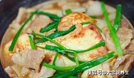 干墨鱼炒豆腐，鲜美口感与营养满分的家常佳肴