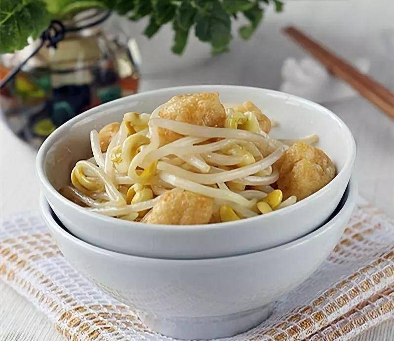 豆腐豆芽烧排骨，家常美味，营养满分