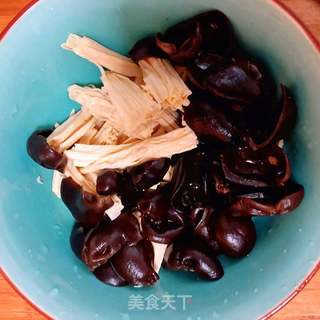 榴莲木耳鸡蛋的做法